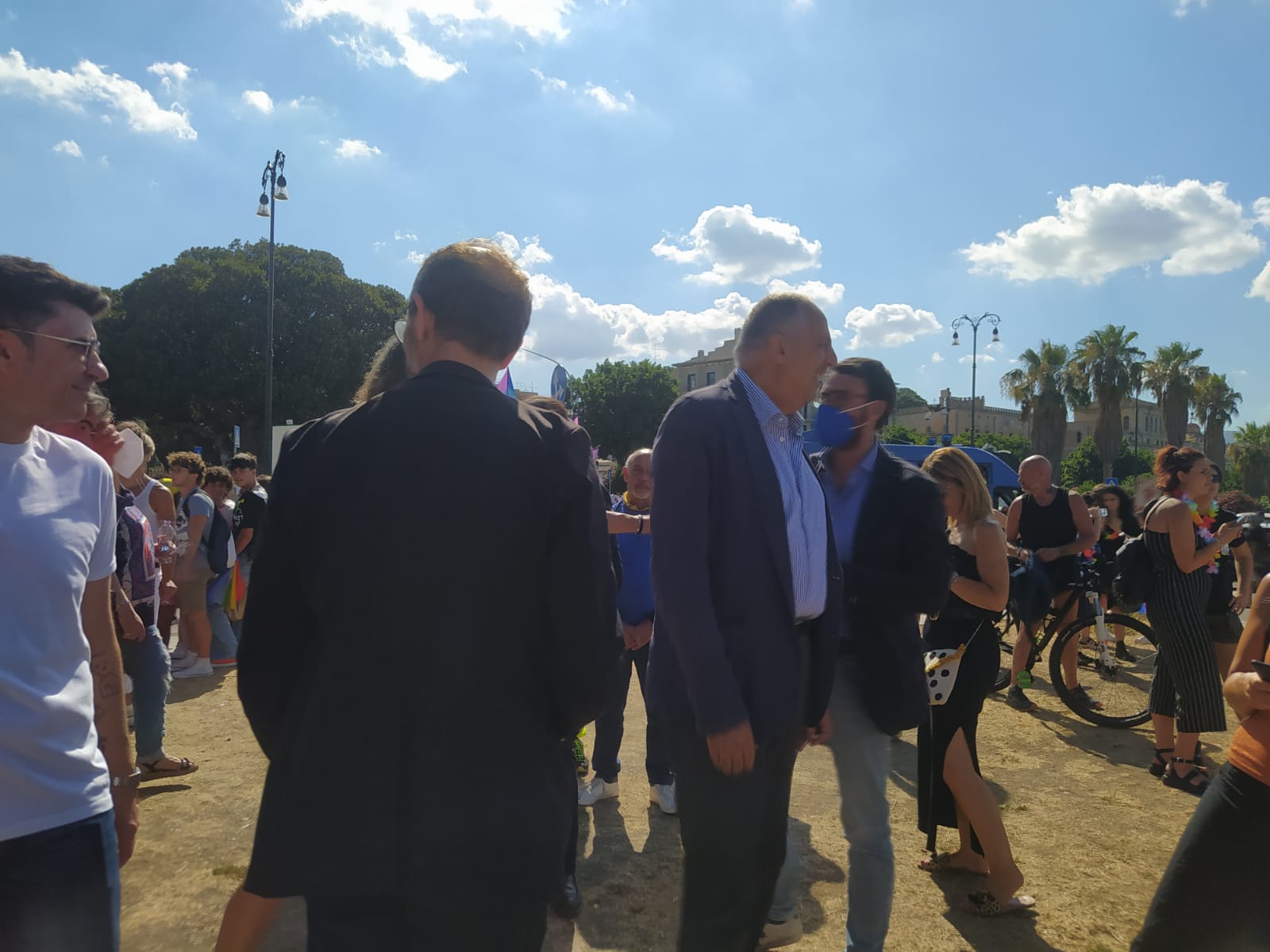 Palermo Pride 2022, foto e video del corteo: presenti anche Lagalla e Fiorello