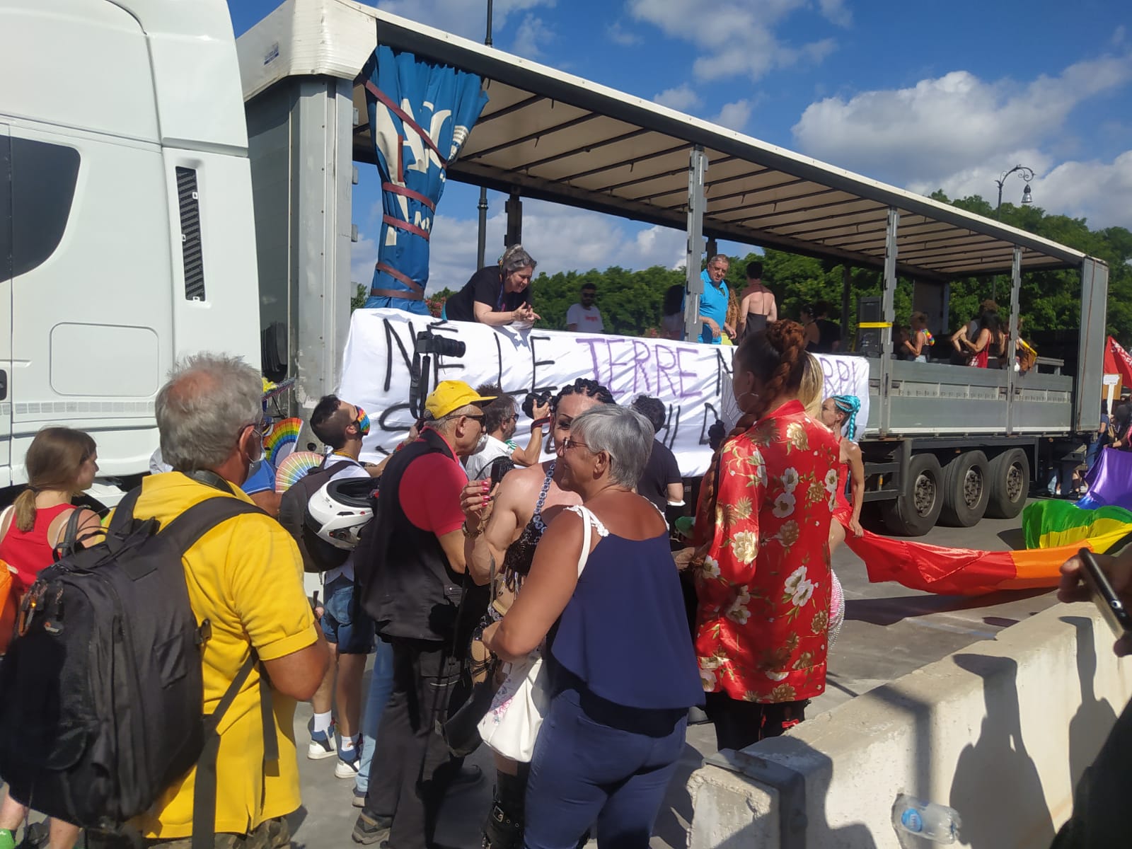 Palermo Pride 2022, foto e video del corteo: presenti anche Lagalla e Fiorello