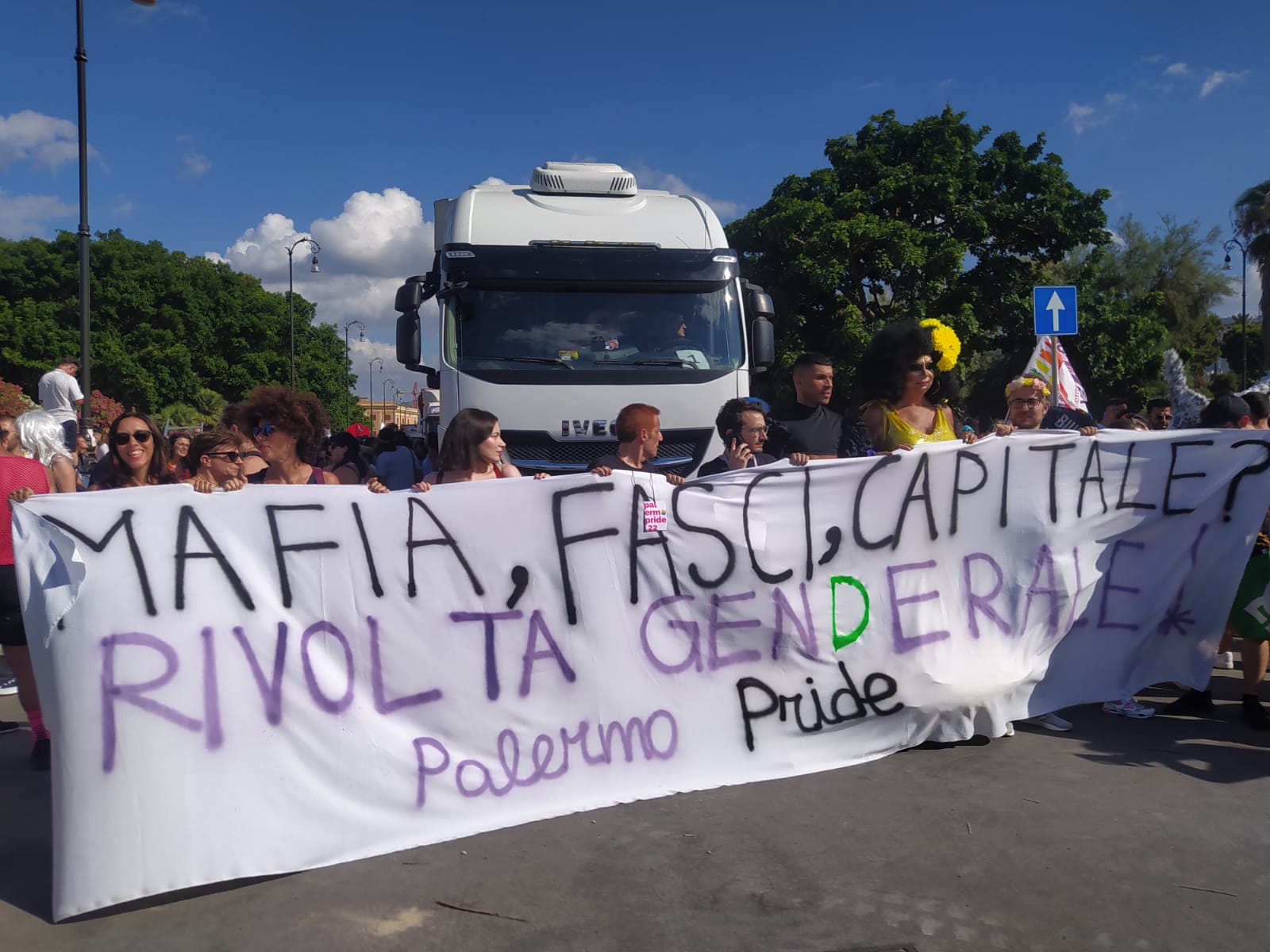 Palermo Pride 2022, foto e video del corteo: presenti anche Lagalla e Fiorello