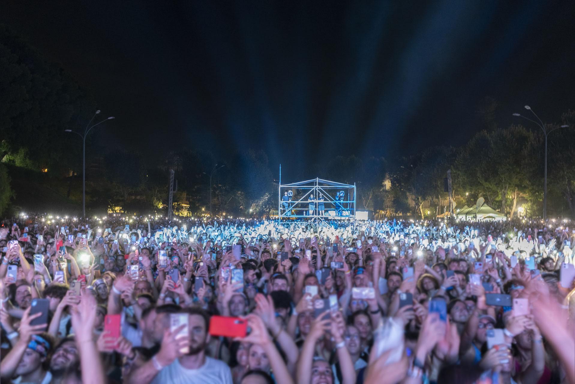 Catania, i Pinguini Tattici Nucleari in concerto: quasi 10mila presenze (FOTO)