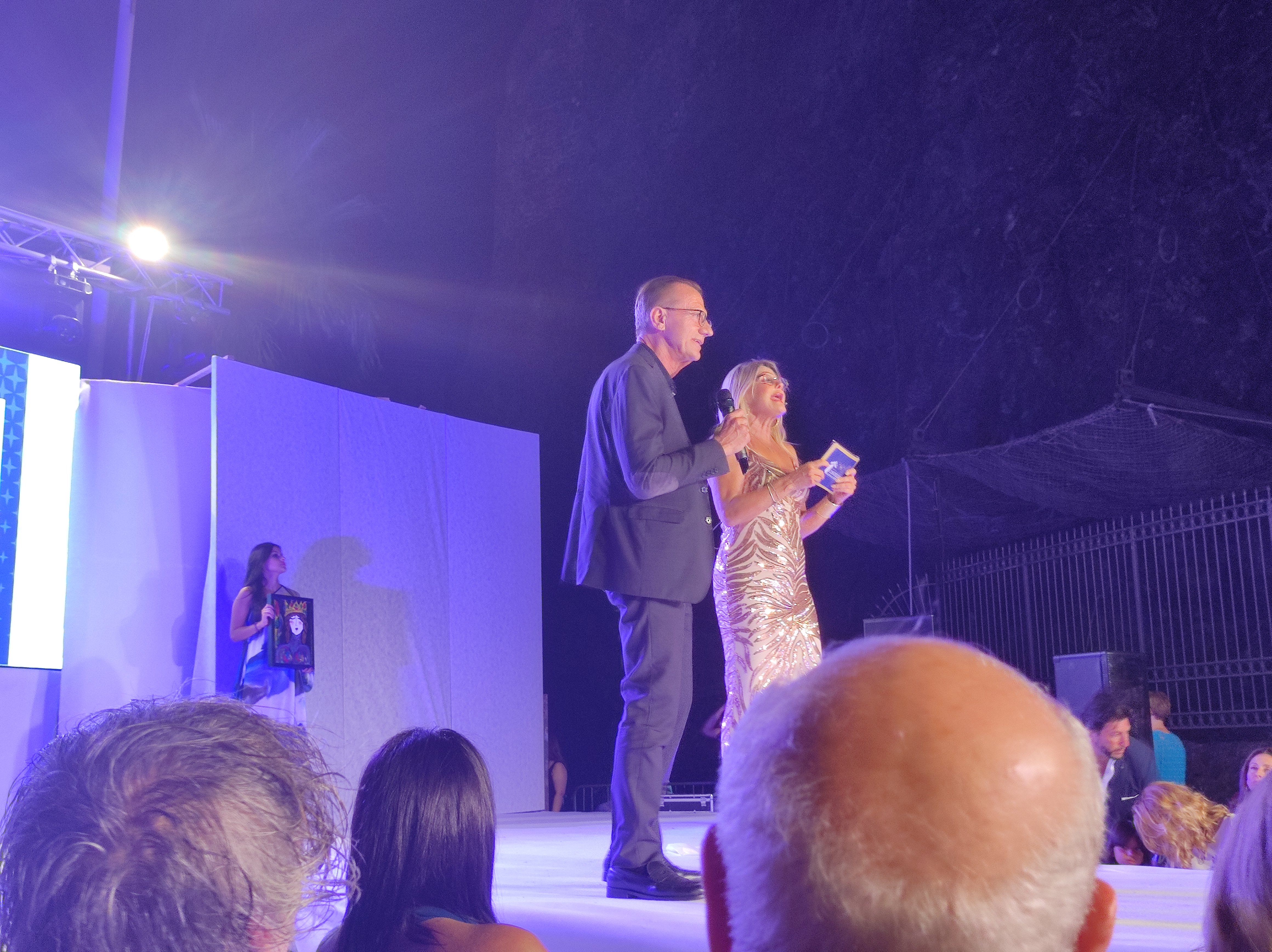 Premio Castello sotto le Stelle, ad Aci Castello elogiata l’eccellenza siciliana – FOTO e VIDEO Premio Castello sotto le Stelle, ad Aci Castello elogiata l’eccellenza siciliana – FOTO e VIDEO