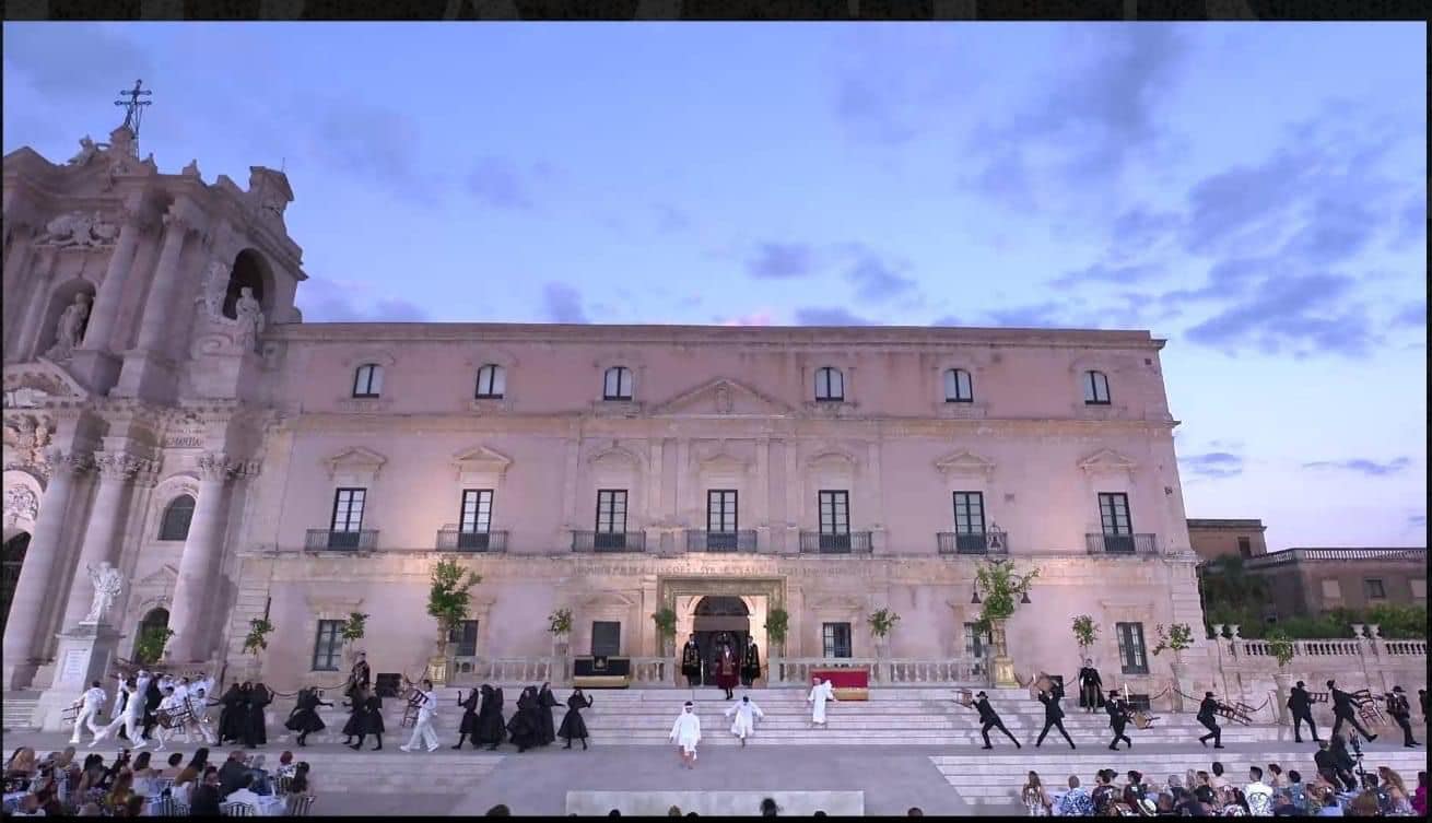 Dolce e Gabbana a Siracusa, l’evento e l’omaggio alla Sicilia – FOTO Dolce e Gabbana a Siracusa, l’evento e l’omaggio alla Sicilia – FOTO