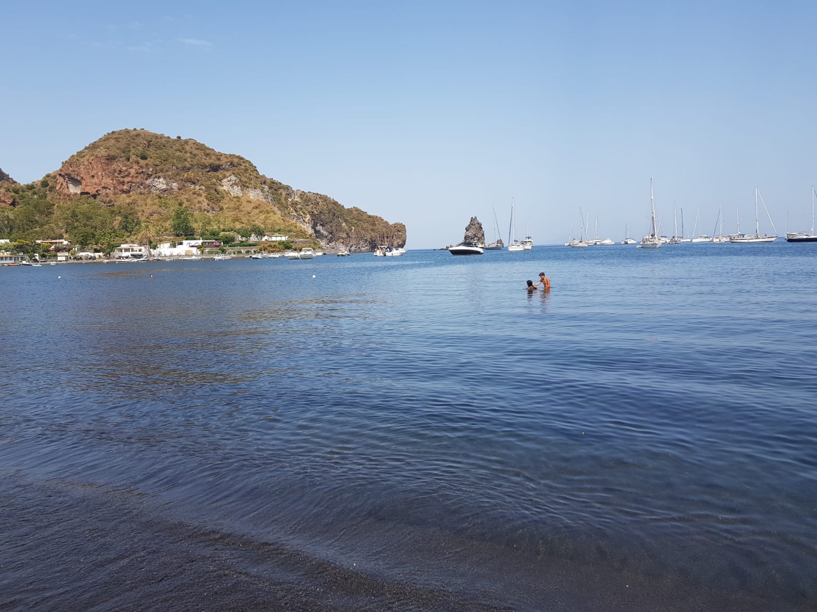 Da Vulcano a Stromboli: alle Eolie per una vacanza indimenticabile – Fotogallery Da Vulcano a Stromboli: alle Eolie per una vacanza indimenticabile – Fotogallery