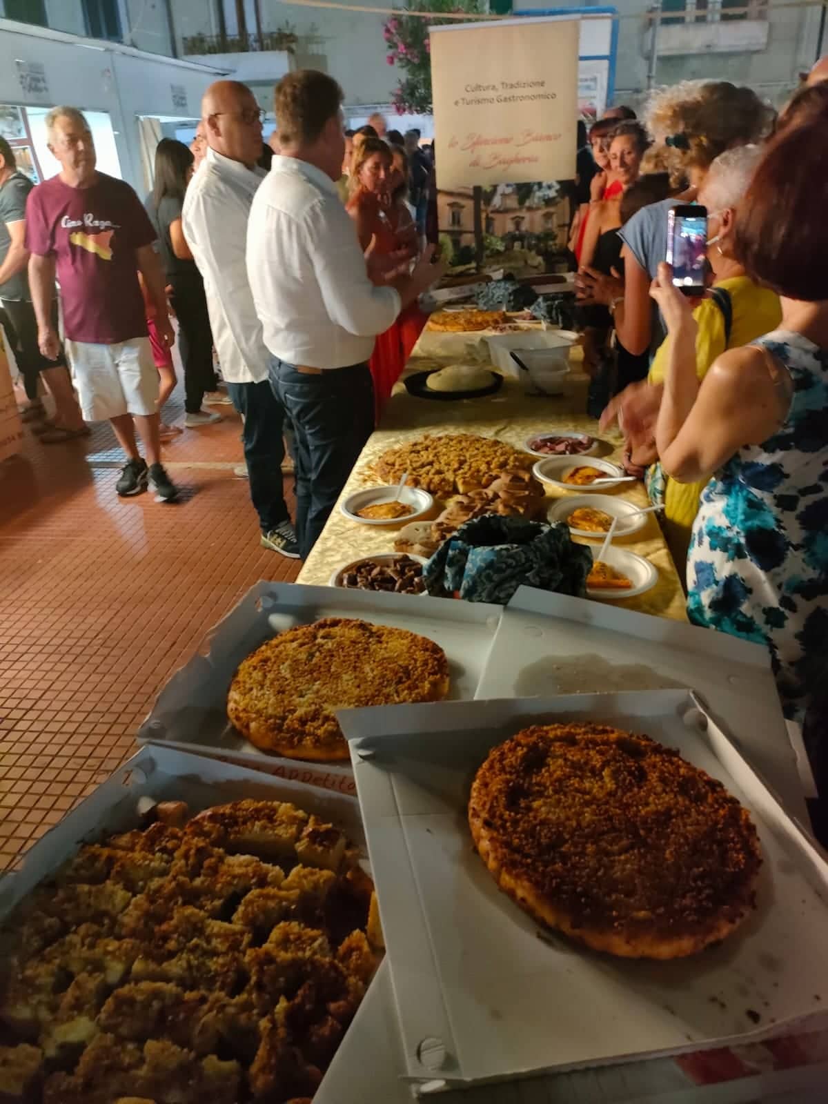 “Gioiosa Gustosa” 2022, pienone di turisti e trionfo del Made in Sicily – FOTO “Gioiosa Gustosa” 2022, pienone di turisti e trionfo del Made in Sicily – FOTO