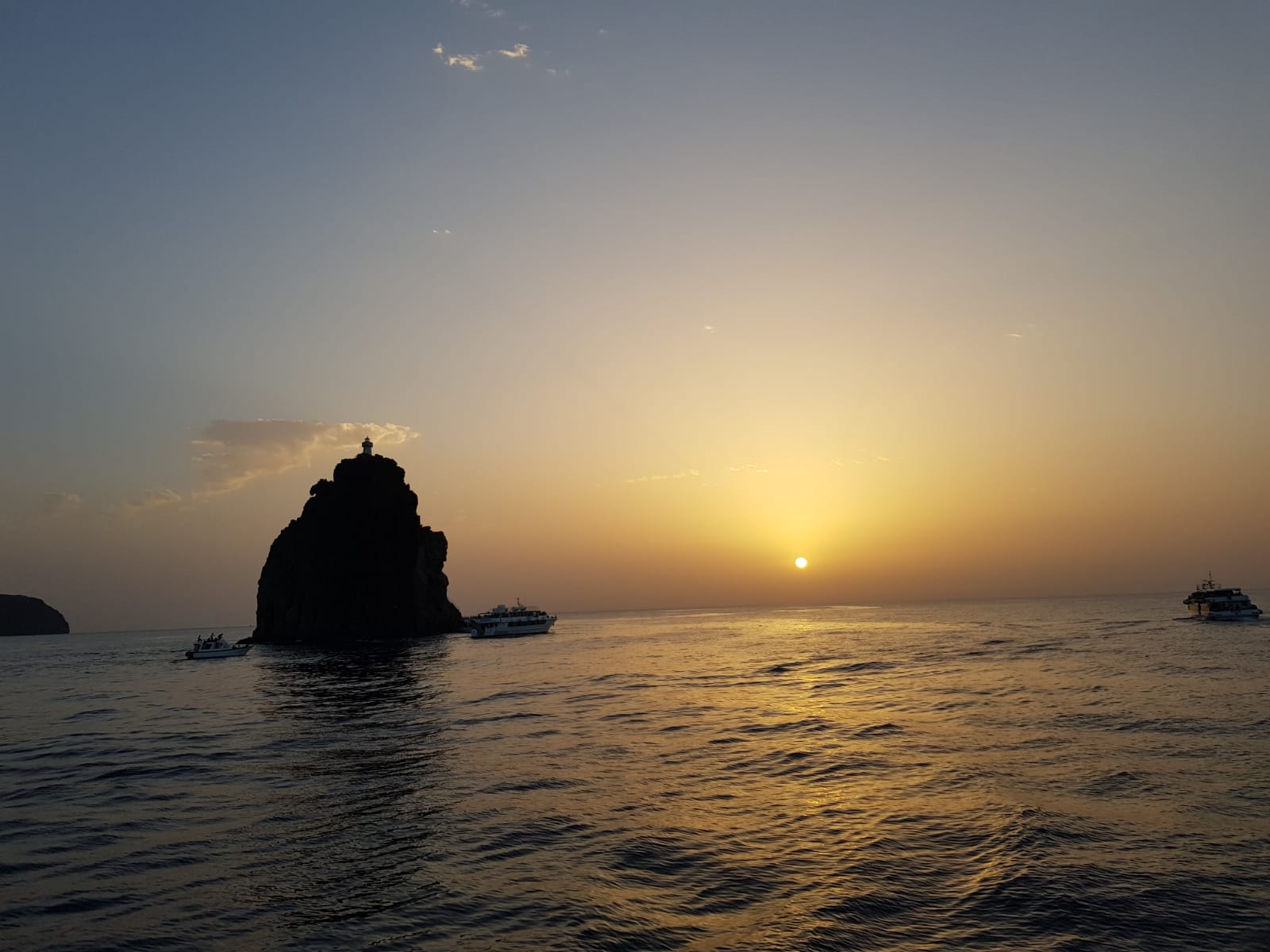 Da Vulcano a Stromboli: alle Eolie per una vacanza indimenticabile – Fotogallery Da Vulcano a Stromboli: alle Eolie per una vacanza indimenticabile – Fotogallery