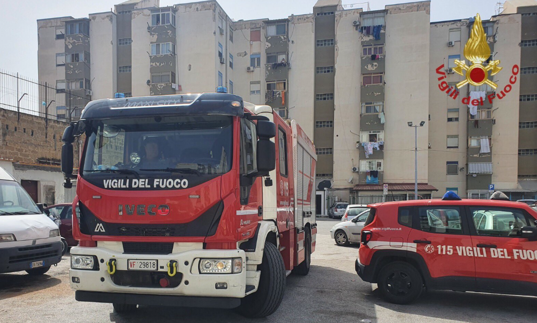 Ascensore precipitato dal 5° piano: feriti gravi ma non in pericolo di vita, gli aggiornamenti