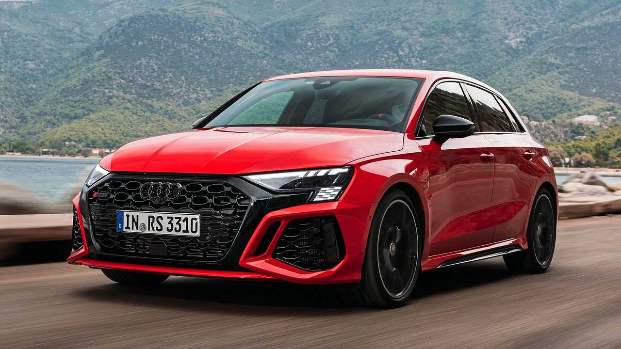 Audi RS 3 Sportback e Sedan: fiori all’occhiello nel mondo delle berline compatte high performance