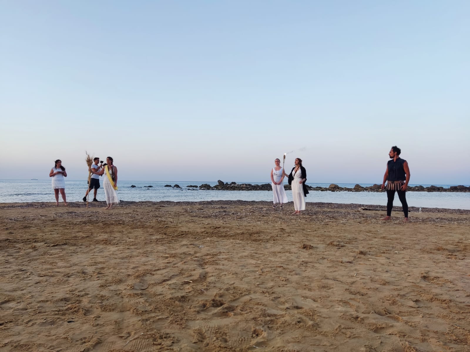 Il risveglio di Persefone, spettacolo all’alba alla Scala dei Turchi Il risveglio di Persefone, spettacolo all’alba alla Scala dei Turchi