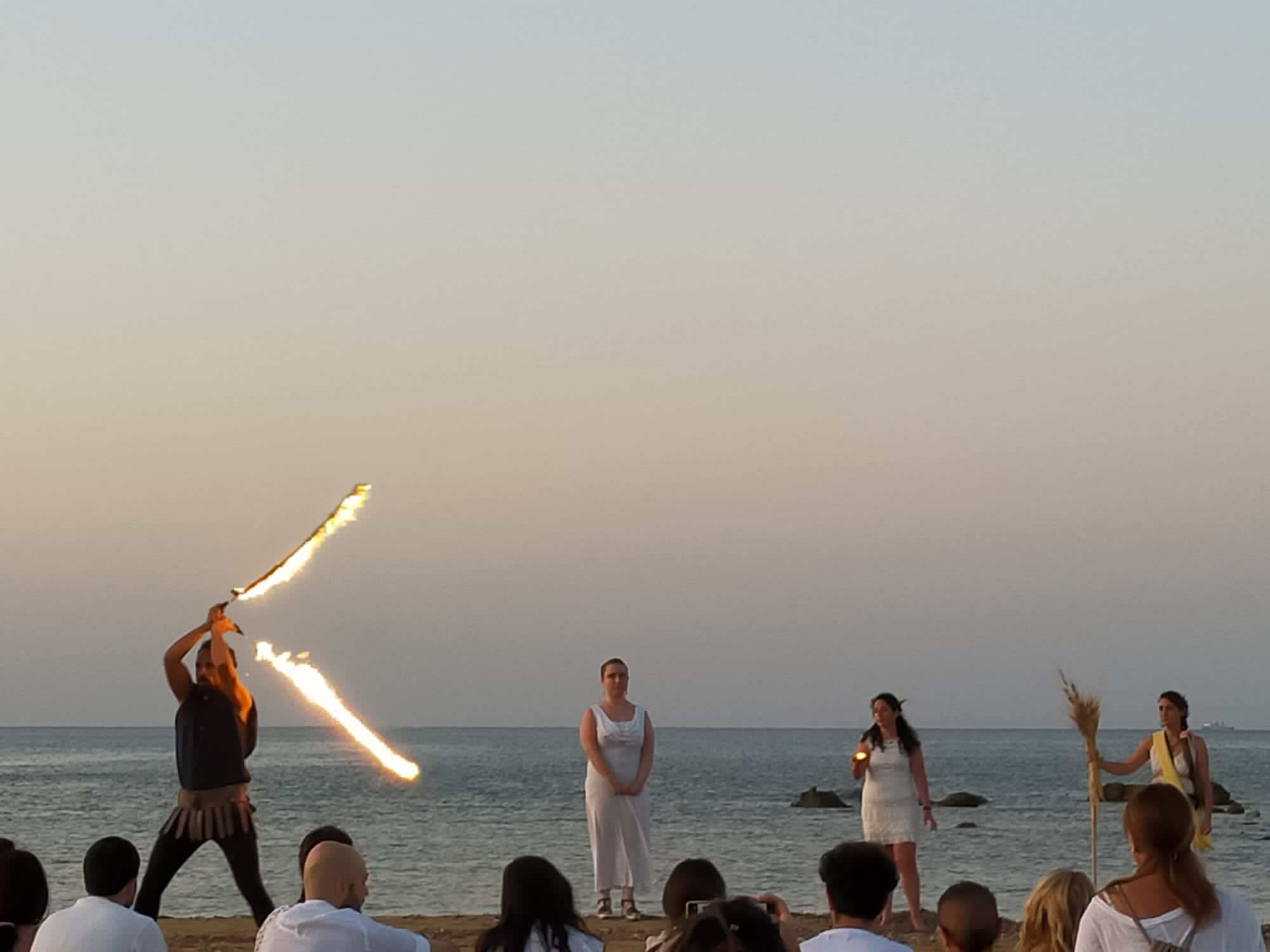 Il risveglio di Persefone, spettacolo all’alba alla Scala dei Turchi Il risveglio di Persefone, spettacolo all’alba alla Scala dei Turchi