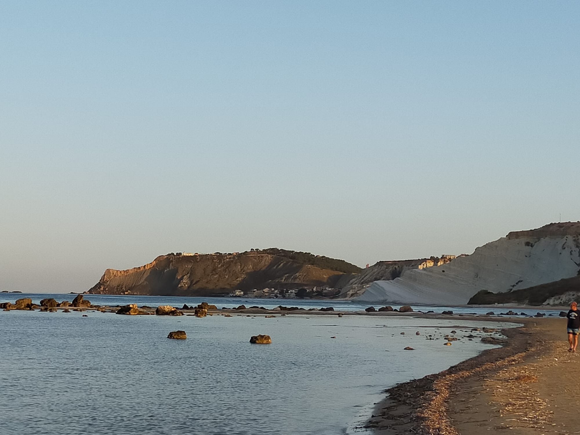 Il risveglio di Persefone, spettacolo all’alba alla Scala dei Turchi Il risveglio di Persefone, spettacolo all’alba alla Scala dei Turchi