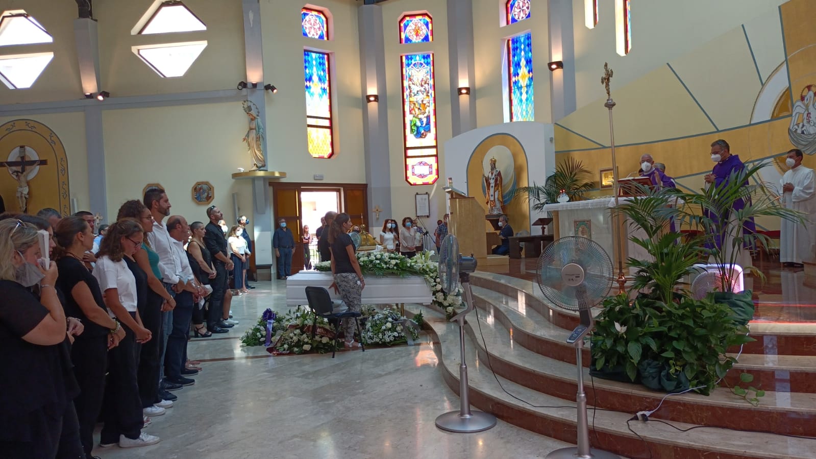 Bimbo morto a Sharm, i funerali di Andrea Mirabile tra rabbia e dubbi – Foto e video