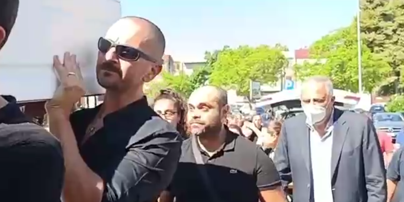 Bimbo morto a Sharm, i funerali di Andrea Mirabile tra rabbia e dubbi – Foto e video