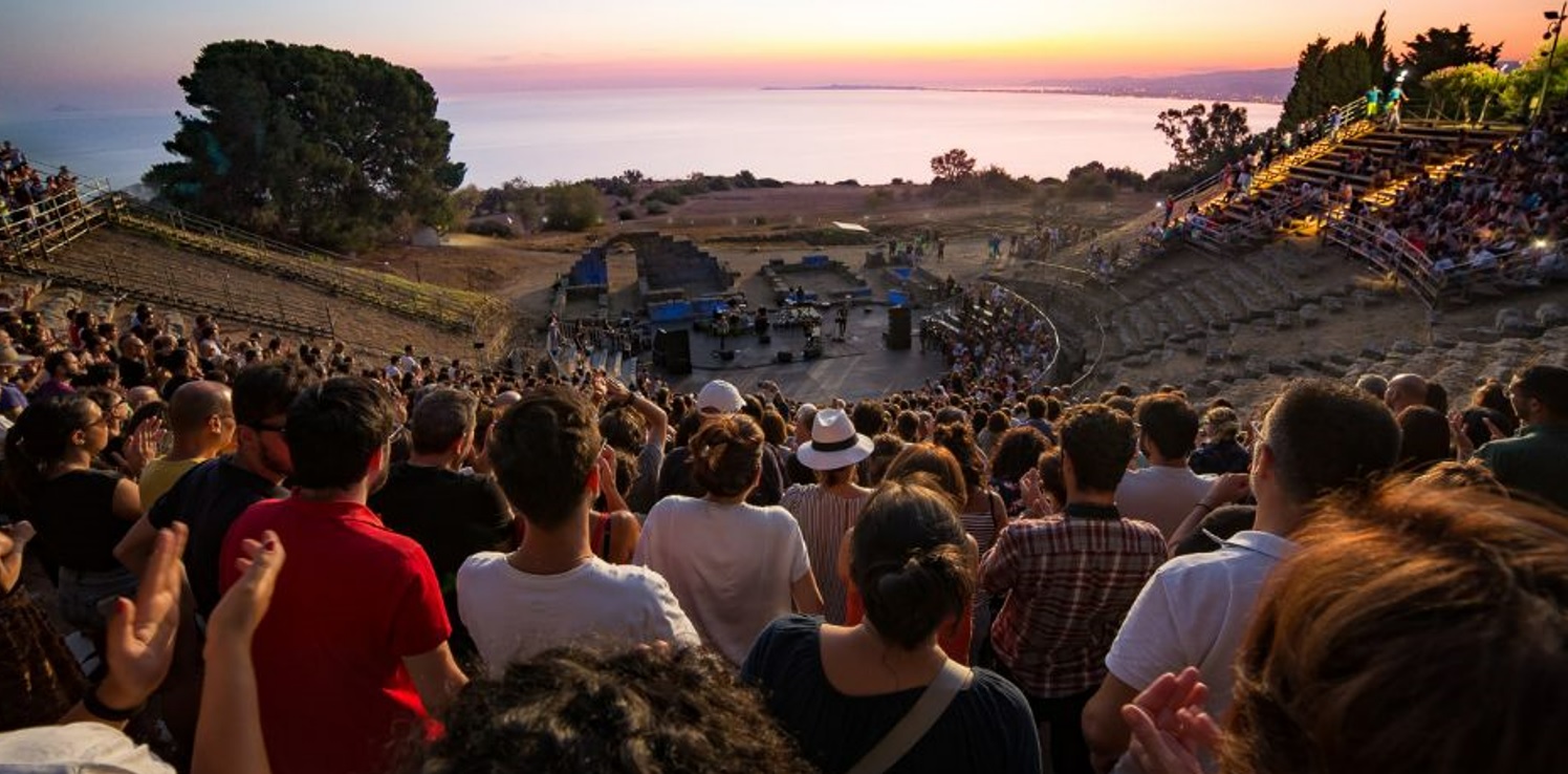 Torna la grande musica sul golfo di Patti con Indiegeno Fest: artisti e programma