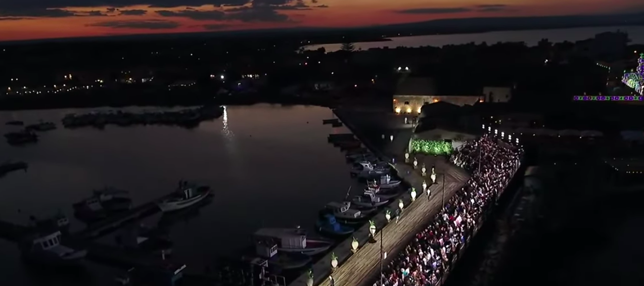 Dolce&Gabbana, sfilata uomo D&G nella magica Marzamemi tra i vip- Le foto più belle