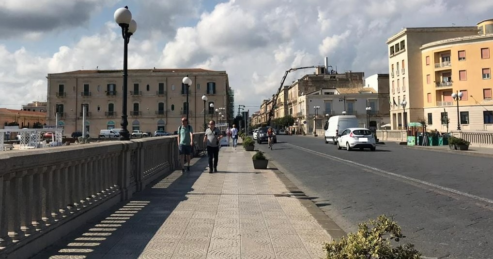 Mobilità estiva a Siracusa: orari Ztl in Ortigia e ponte Umbertino a senso unico
