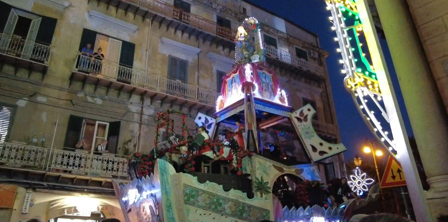 Palermo, Santa Rosalia: in 200mila al “Festino della ripartenza” – Foto e Video Palermo, Santa Rosalia: in 200mila al “Festino della ripartenza” – Foto e Video