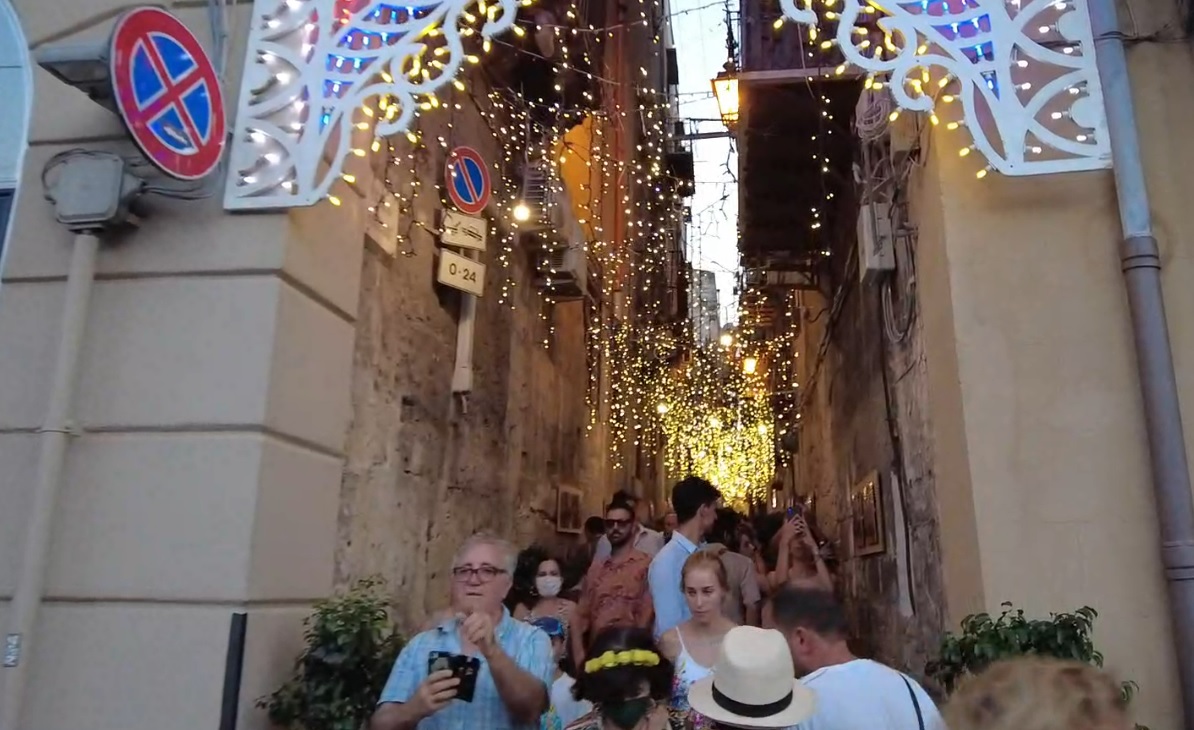 Palermo, Santa Rosalia: in 200mila al “Festino della ripartenza” – Foto e Video Palermo, Santa Rosalia: in 200mila al “Festino della ripartenza” – Foto e Video