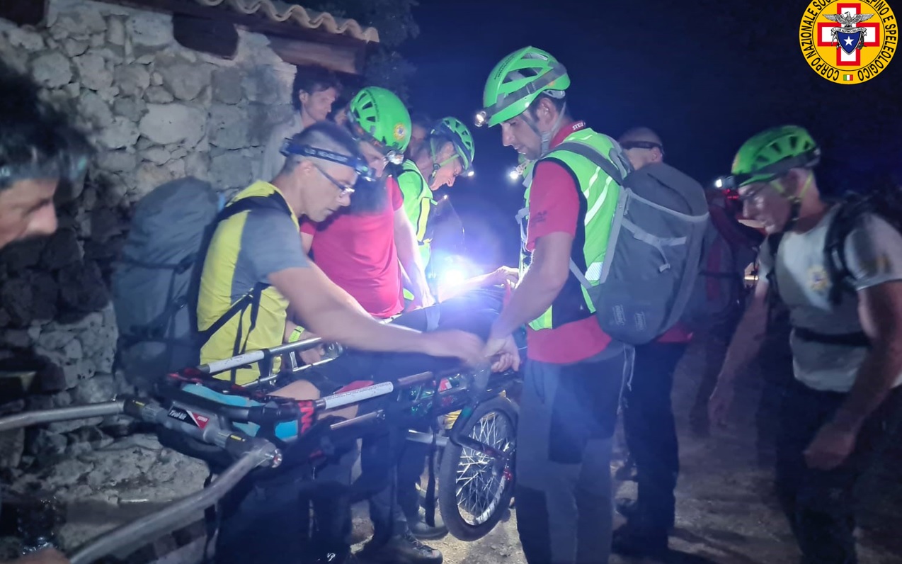 Siracusa, turista si infortuna a Cavagrande: salvata dal Soccorso Alpino – Foto