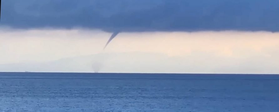 Paura a Messina, spettacolare tromba d’aria sullo Stretto – La fotogallery