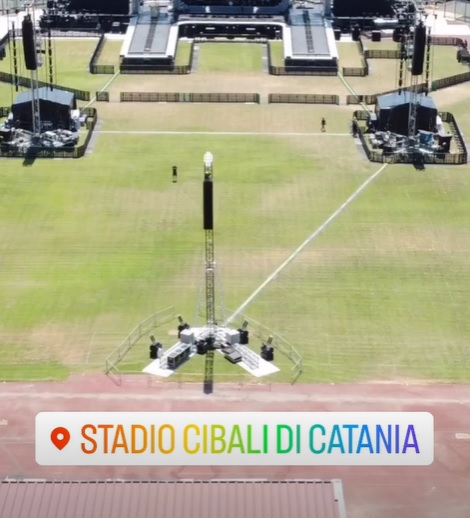 Ultimo in concerto a Catania, emozioni allo stadio “Massimino” – Fotogallery Ultimo in concerto a Catania, emozioni allo stadio “Massimino” – Fotogallery