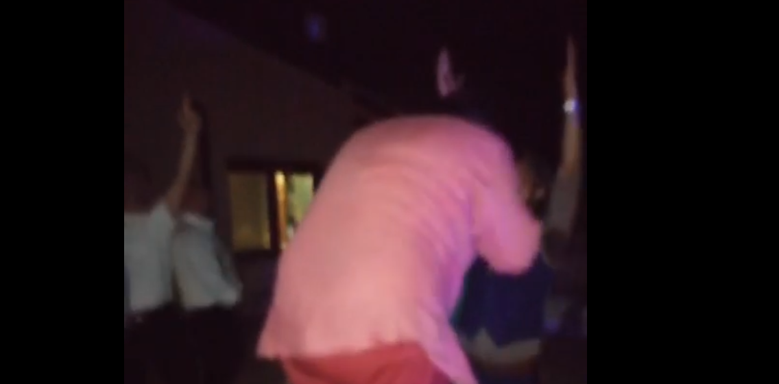 La drammatica sequenza della caduta di Antonio Andriani nel pozzo