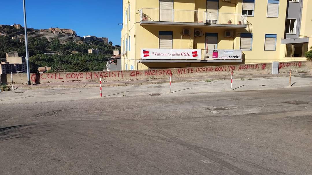 Cgil Agrigento, scritte ingiuriose su facciata sede