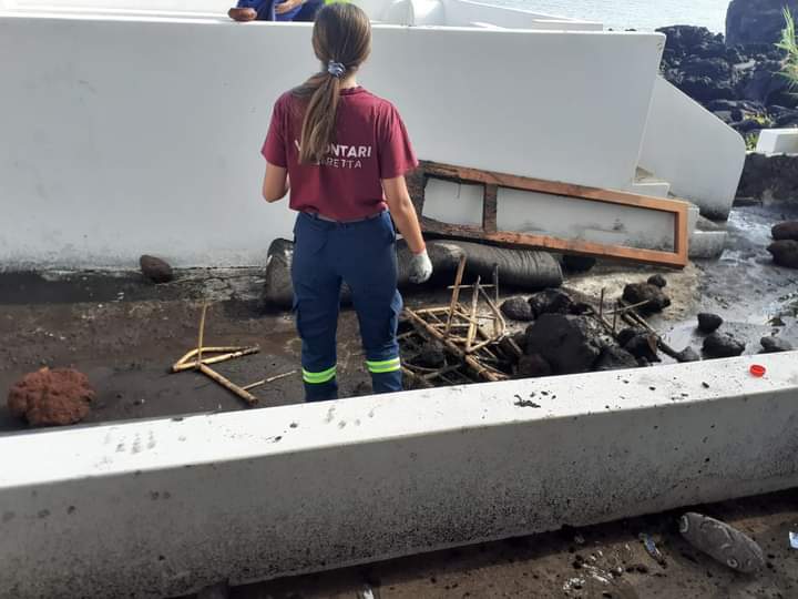 Nubifragio Stromboli, 80 interventi e strade colme di fango: le ultime (FOTO)