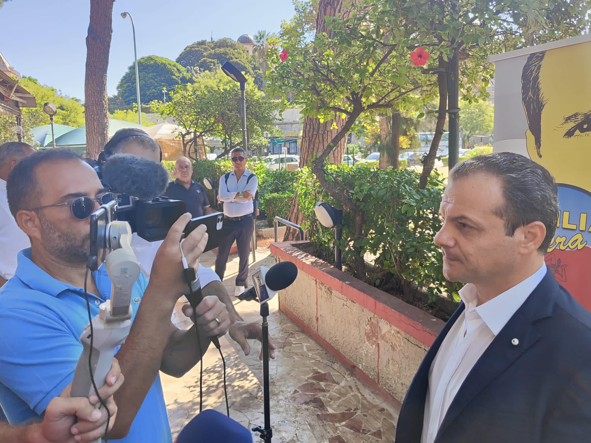 Cateno De Luca presenta le liste di “Sicilia Vera” e “Orgoglio Siculo”: i nomi