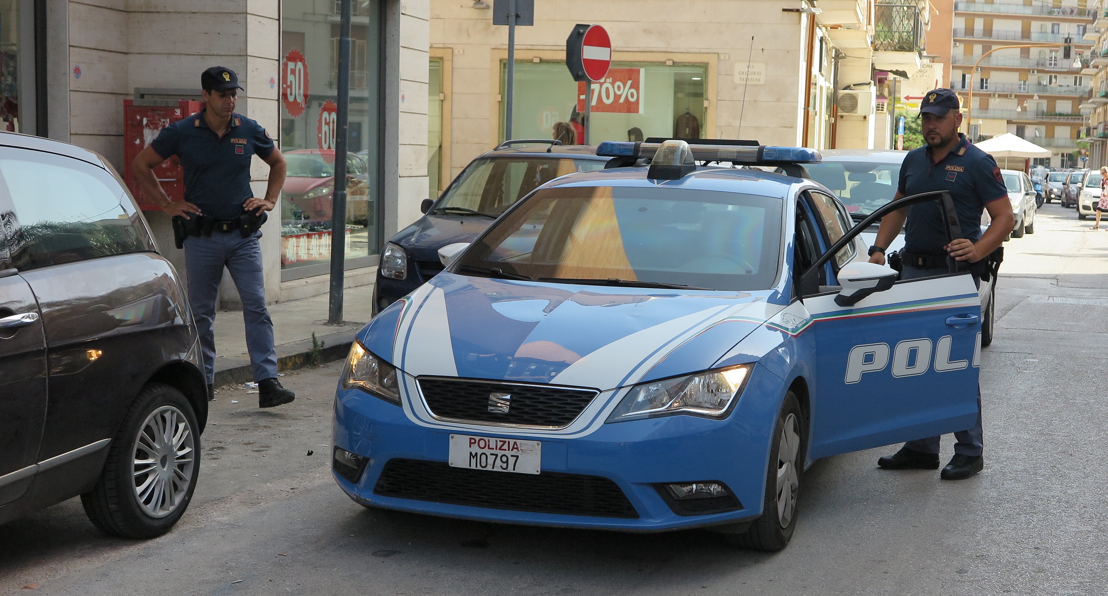 Ristorazione e intrattenimento nel mirino della polizia: controlli nei locali a Siracusa