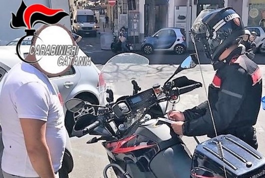Catania, uomo ai domiciliari con braccialetto elettronico e con RdC evade: arrestato