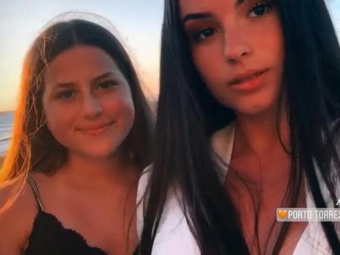 Giulia e Alessia morte sui binari, treno le investe: indagini in corso