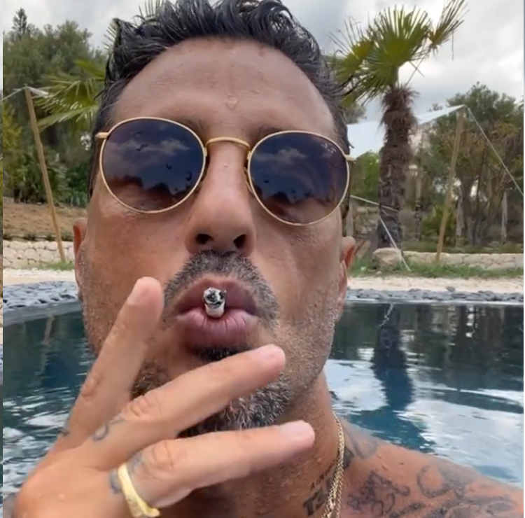 Fabrizio Corona in vacanza a Noto, Fotogallery