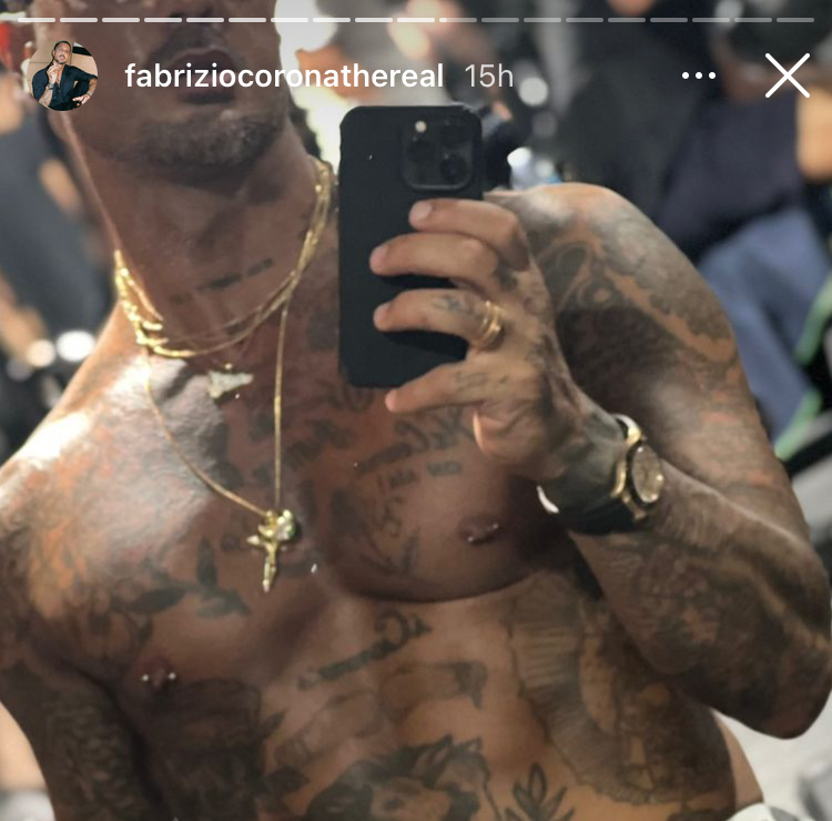 Fabrizio Corona in vacanza a Noto, Fotogallery