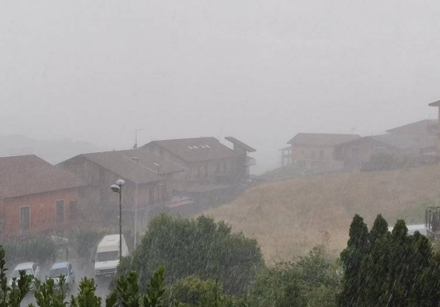Dagli allagamenti nel Catanese alla “Shelf Cloud” a Taormina: maltempo in Sicilia – Foto
