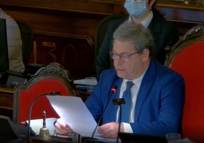 Miccichè legge la lettera di dimissioni di Musumeci all’Ars, il Governo diserta la seduta