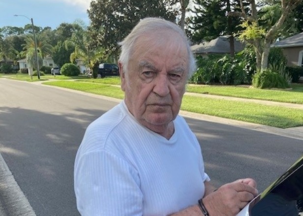 Choc al supermercato, anziano vuole comprare bambina: “Offro 100mila dollari per vostra figlia”