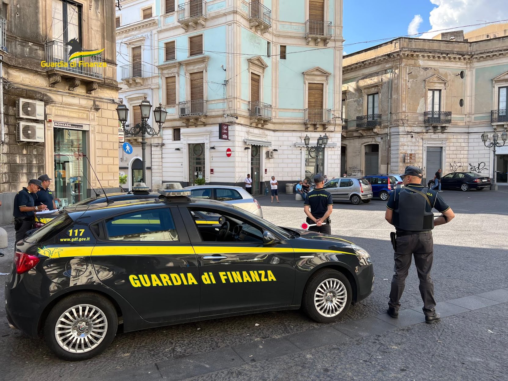 Controlli in strada a Paternò e Biancavilla: sequestri e sanzioni