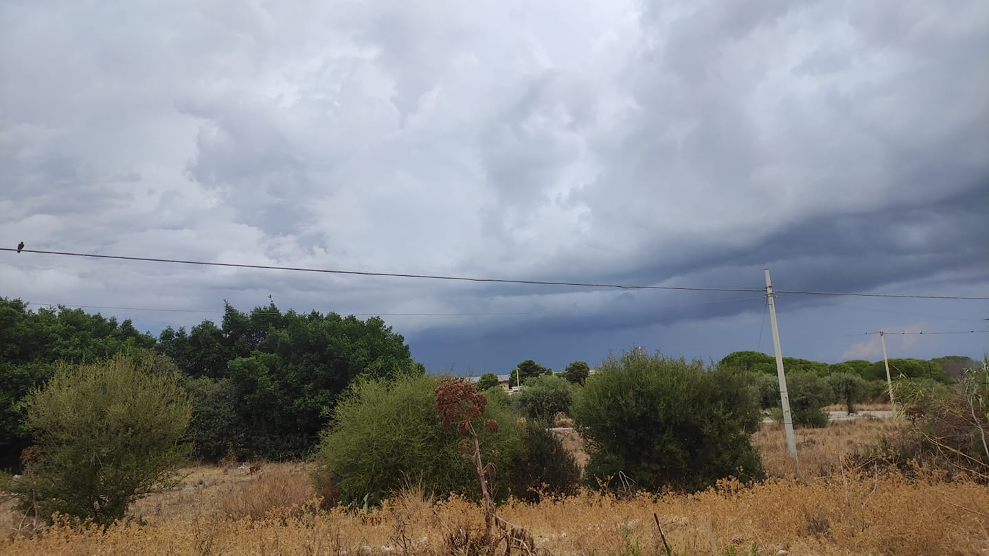 Dagli allagamenti nel Catanese alla “Shelf Cloud” a Taormina: maltempo in Sicilia – Foto