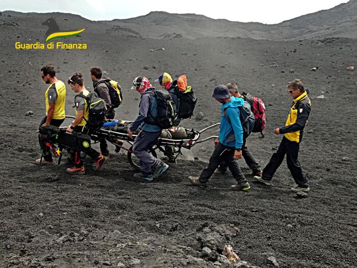Brutta caduta durante escursione sull’Etna: soccorsa turista