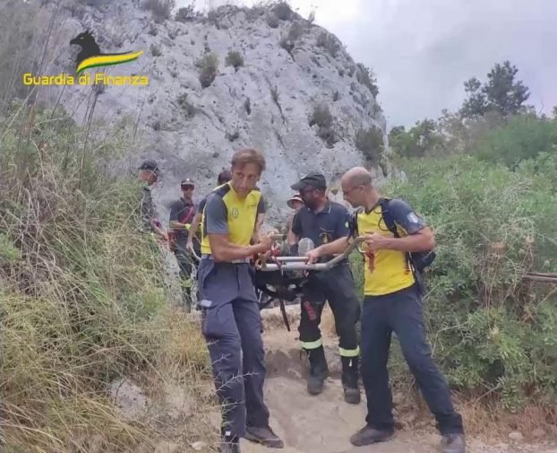 Turista cade a Cavagrande: soccorso e condotto in ospedale