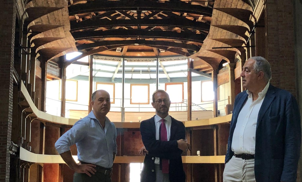 Teatro Garibaldi nel degrado, Lagalla: “Provo imbarazzo, subito a lavoro”