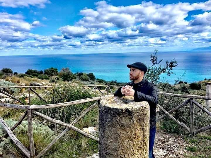 Tregor Russo: l’amore per la bellezza e il Tour a piedi dei borghi siciliani