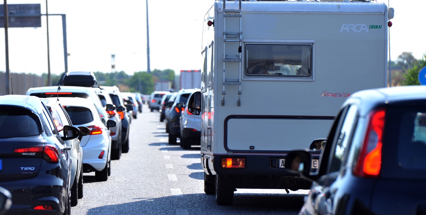 Camion in avaria sulla A19, tratto chiuso e traffico bloccato: ecco dove