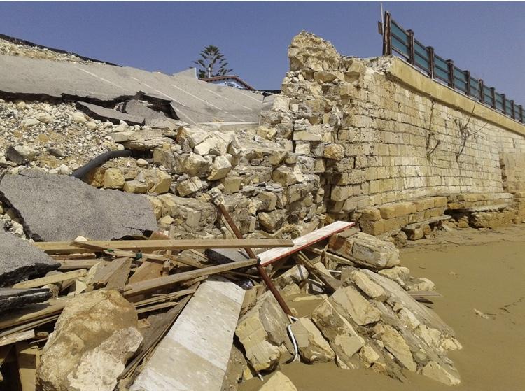 Erosione, in Sicilia il 61% delle coste a rischio: come l’artificializzazione sta distruggendo le bellezze naturali