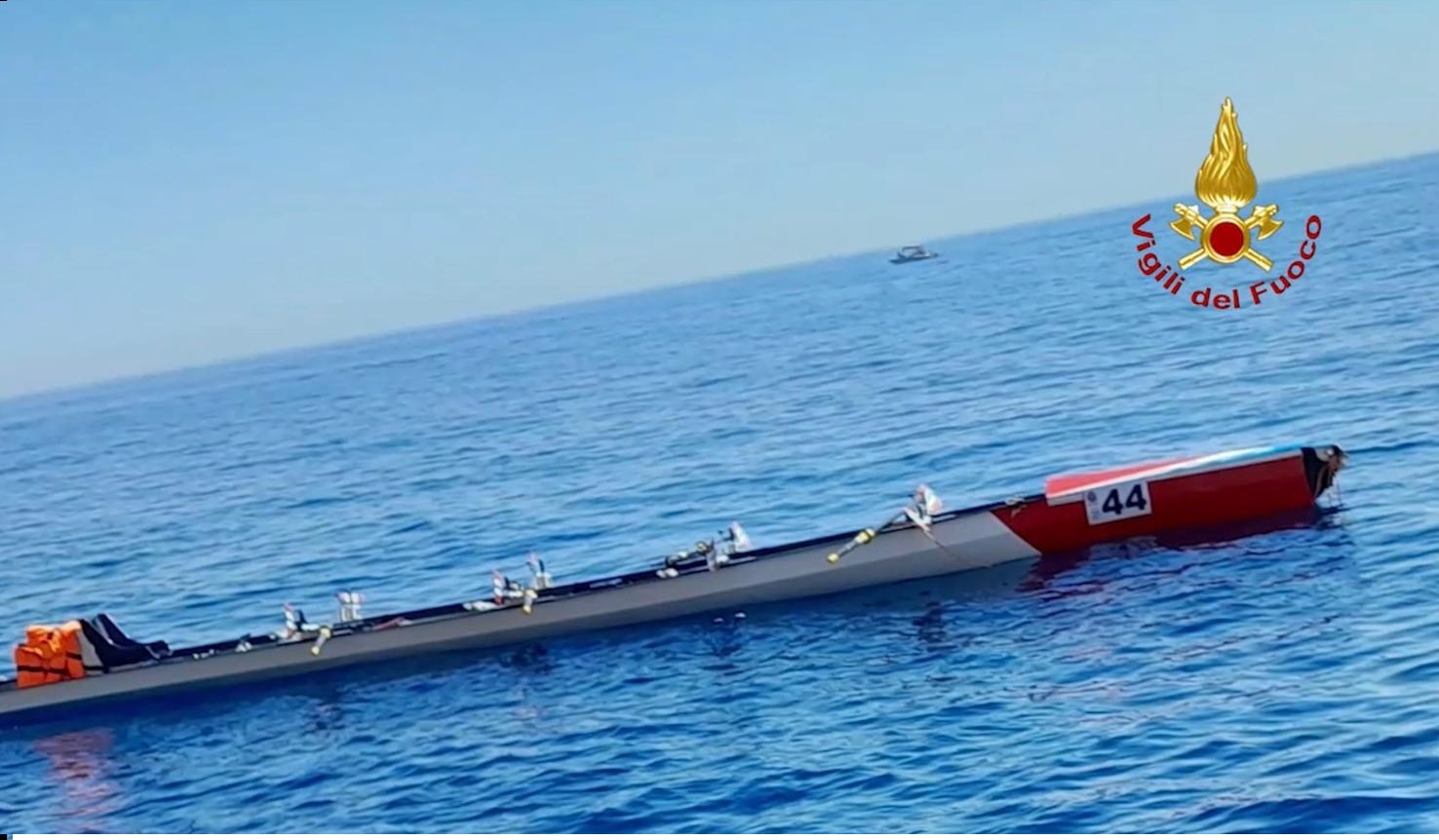 Palermo, scontro tra motoscafo e canoa al largo di Capo Gallo, video e foto