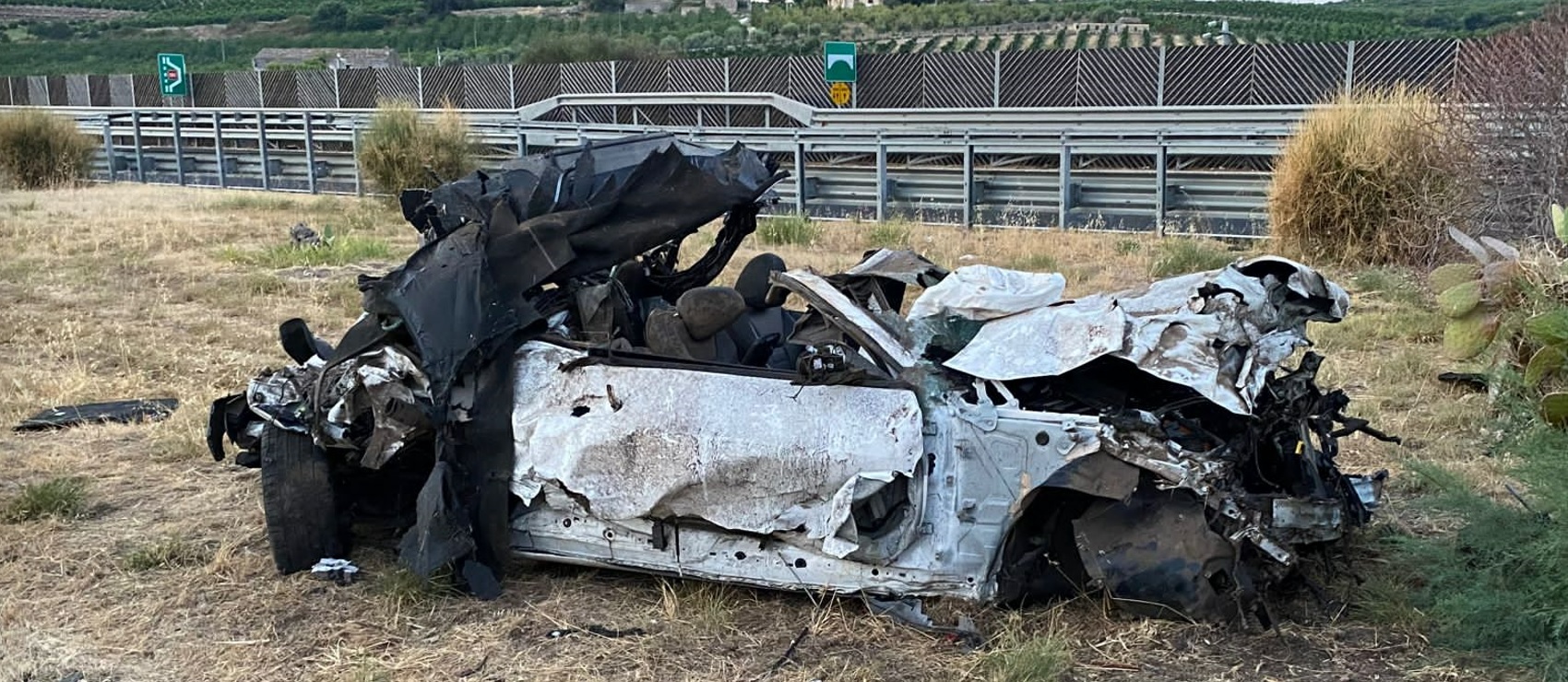 Tragedia sull’autostrada Siracusa-Catania: perdono la vita due giovani di Augusta
