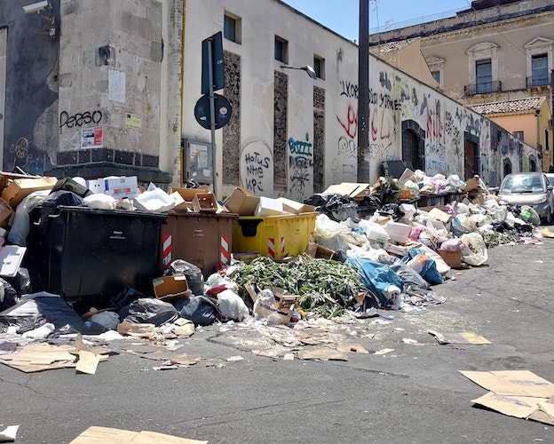 Rifiuti, non passa all’Ars il “soccorso” per Catania