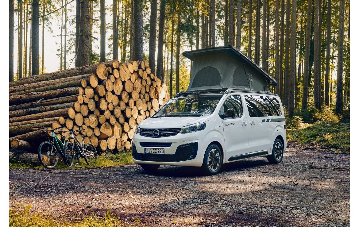 Il campeggio diventa elettrico con Crosscamp Flex di Opel