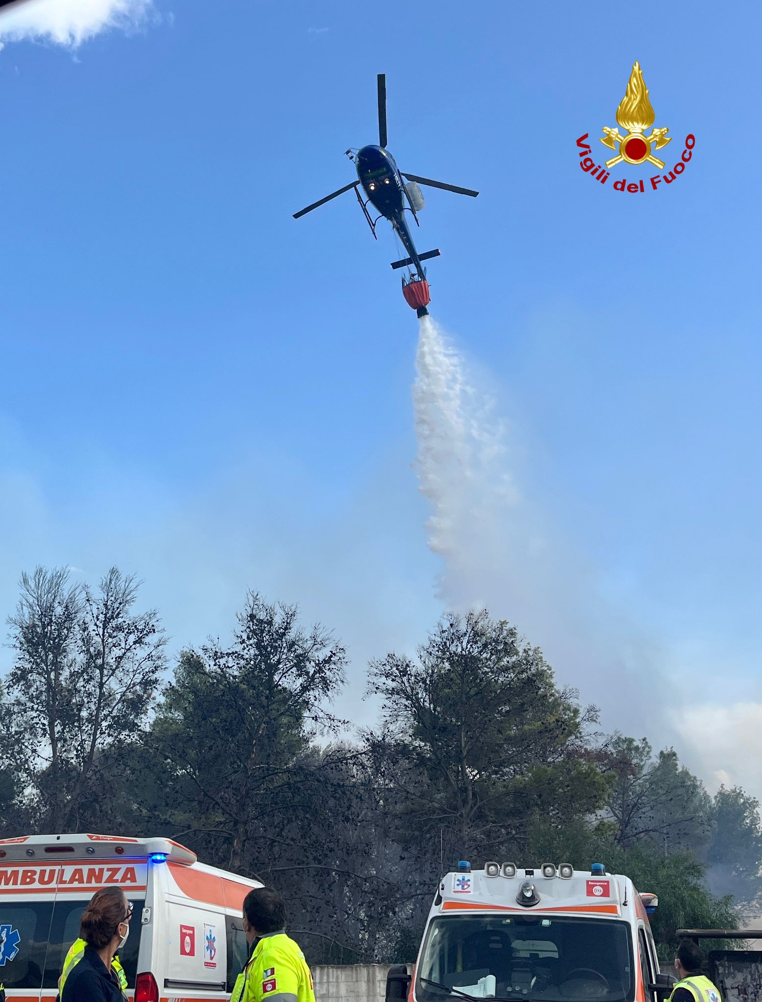 Incendi nel territorio etneo: Vigili del Fuoco al lavoro