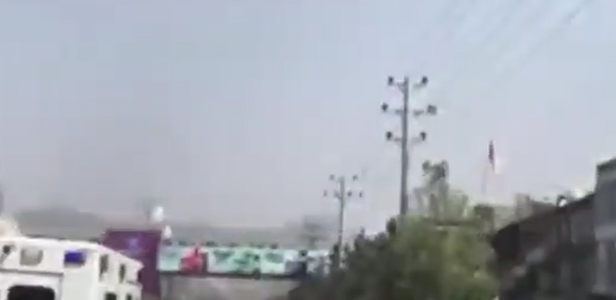 Attentato, suicida si fa esplodere vicino all’ambasciata russa di Kabul: morti e feriti